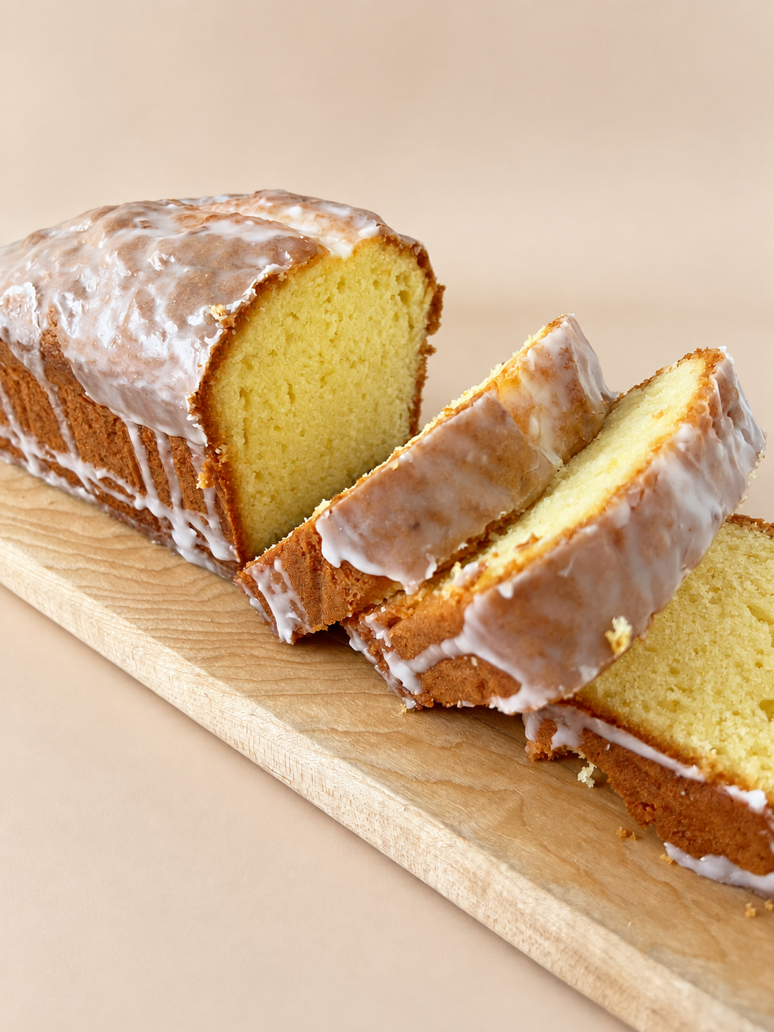 Pain citron tranché avec glaçage, Pâtisserie Megateaux